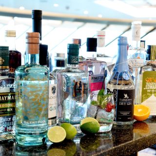 P and O Cruises Britannia Gin in Crow's Nest Bar