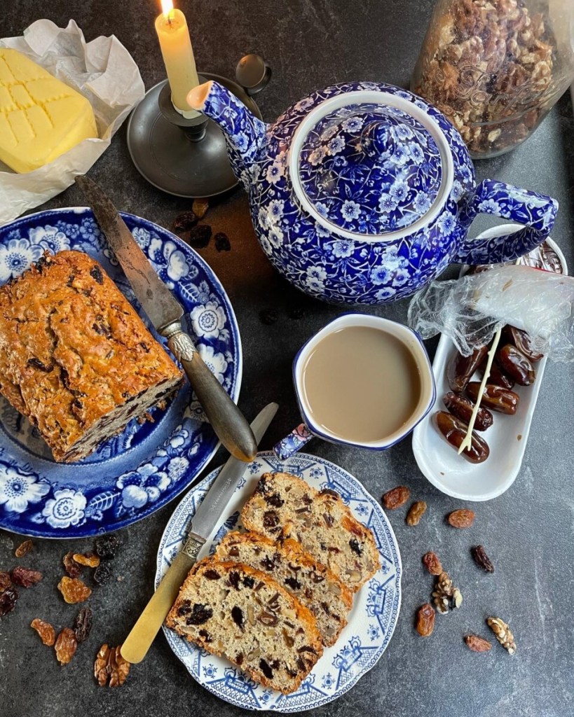 Fruited Date & Walnut Tea Loaf (Fat free and low sugar)