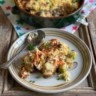 Cheesy Bubble and Squeak Gratin with Bacon.A FABULOUS way to use your Christmas Day leftove veggies, a cheesy gratin with sprouts, potatoes, carrots & bacon