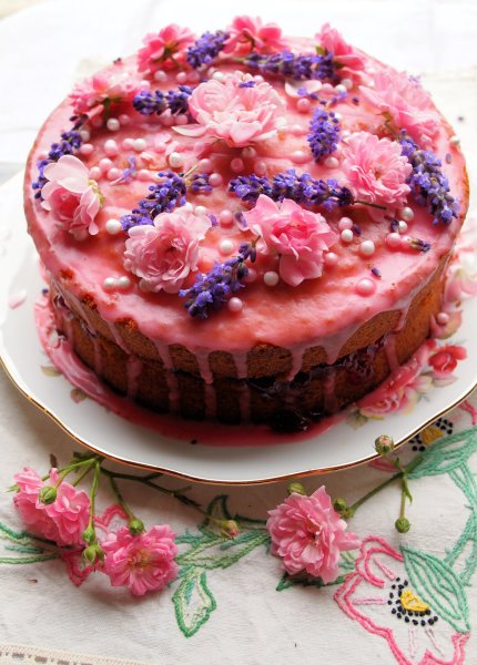 Vanilla, Strawberry & Rose Victoria Sponge Cake for a Big Birthday!