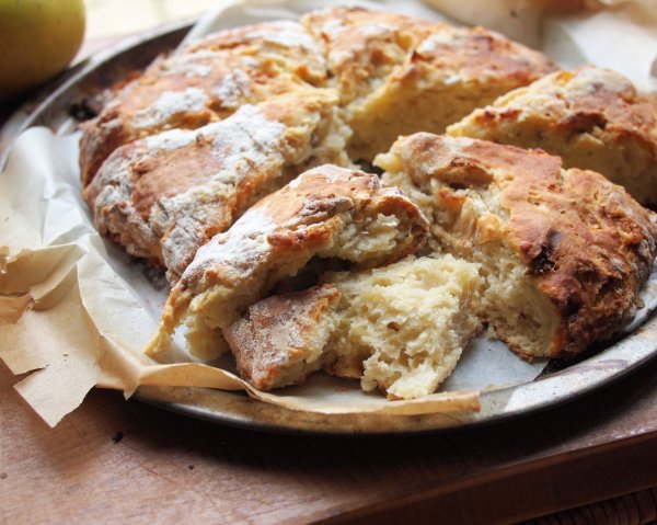 Apple & Dorset Blue Vinny Scone Bread Recipe