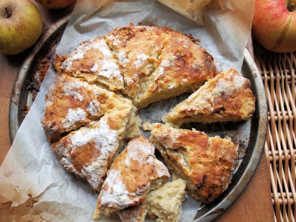 Apple & Dorset Blue Vinny Scone Bread Recipe