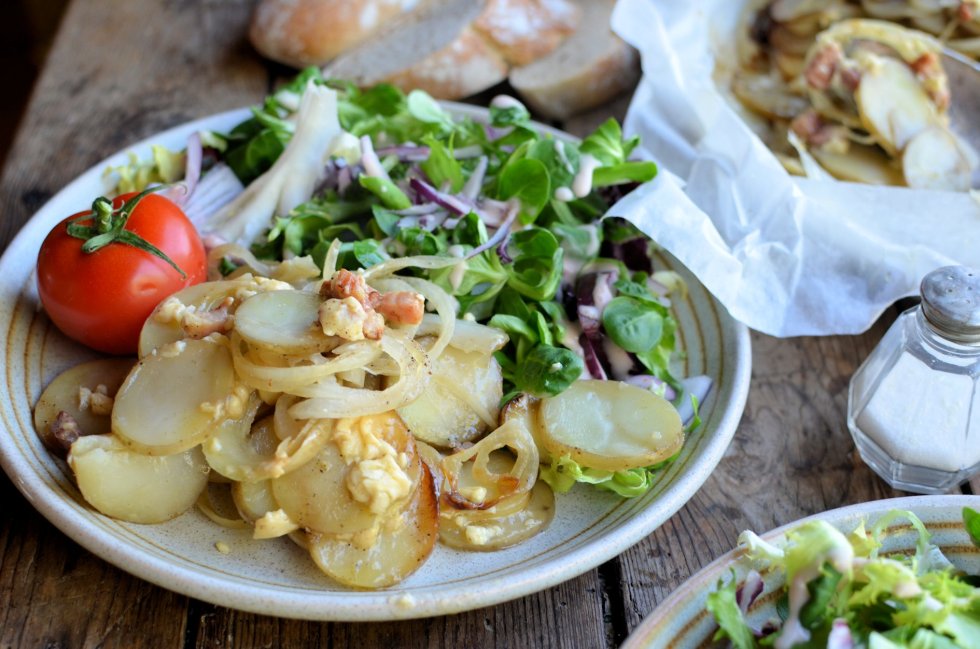 BBQ style Irish Slow Cooked Cheese and Bacon Potatoes in Paper