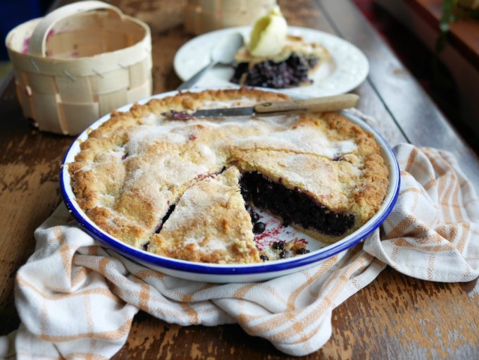 Bilberry Plate Pie