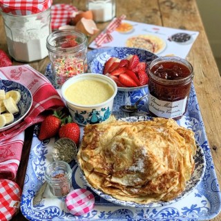 strawberries and cream pancakes (