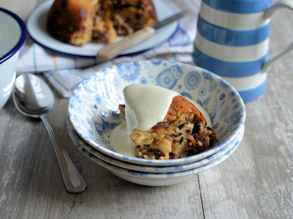 Baked "Cake Crumb" Mincemeat Pudding - Based on the traditional College Pudding, this pudding uses Panettone cake crumbs as part of the ingredients, as well as mincemeat, all left over from Christmas; serve with vanilla custard for a delicious & thrifty winter pudding.