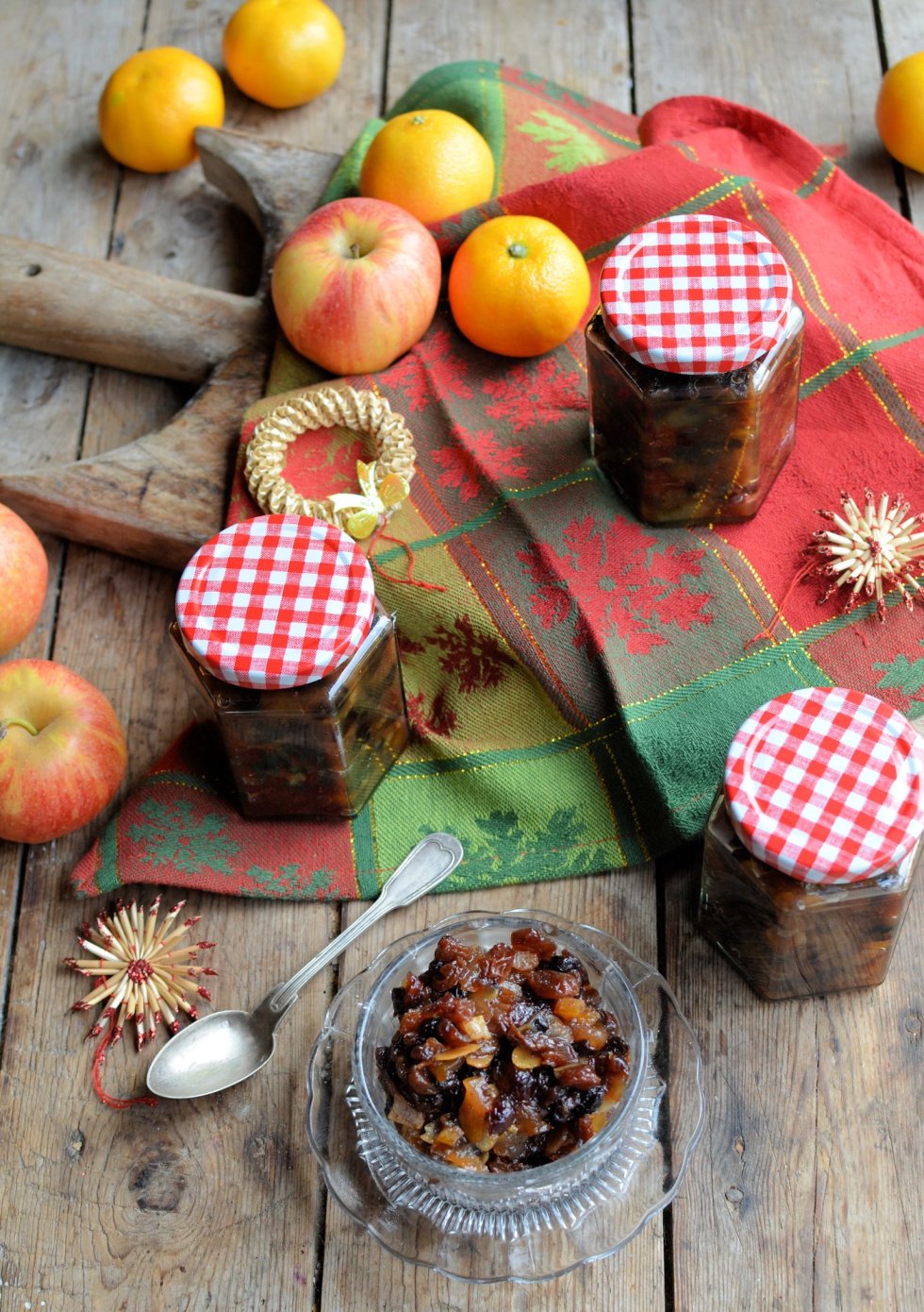 Christmas Mincemeat with Apples and Almonds