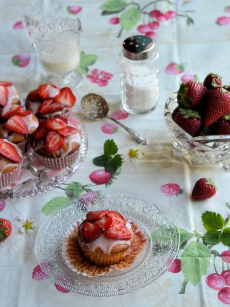 The First Sunny Day of Spring! Strawberry Fair Yoghurt Cupcakes Recipe