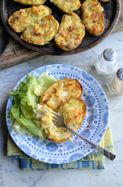 Cheesy Stuffed Supper Spuds (Baked Jacket Potatoes)