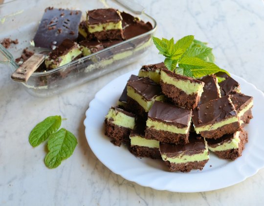 An Easy No-Bake Treat: Chocolate Peppermint Squares Recipe