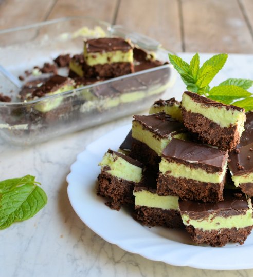 An Easy No-Bake Treat: Chocolate Peppermint Squares Recipe