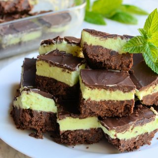 An Easy No-Bake Treat: Chocolate Peppermint Squares Recipe