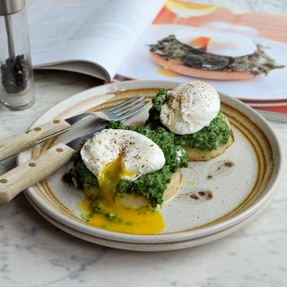 Spinach and Poached Egg Muffins (Low-Calorie)