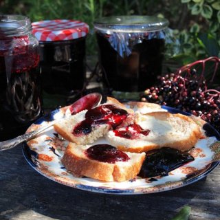 Elderberries, Apples, Autumn, Harvest, Preserves, Fruit, Chutney, Jam, Jelly, Karen S Burns-Booth, Lavender and Lovage, Hedgerow Harvest