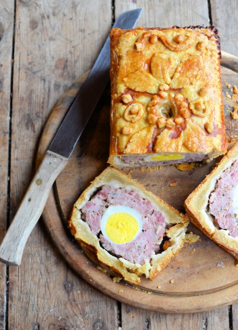 Gala Gammon and Egg Raised Pie