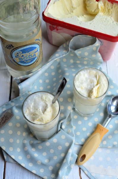 Vintage Ice Cream Parlours, Ice Cream Vans and Shatin Heights Hotel Ice Cream Soda! (5:2 Recipe)