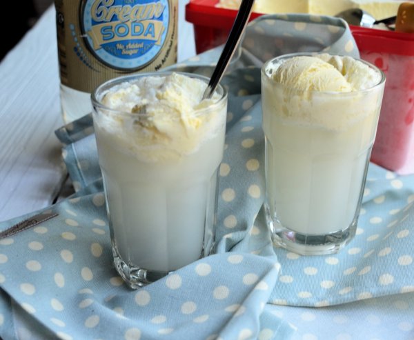 Vintage Ice Cream Parlours, Ice Cream Vans and Shatin Heights Hotel Ice Cream Soda! (5:2 Recipe)