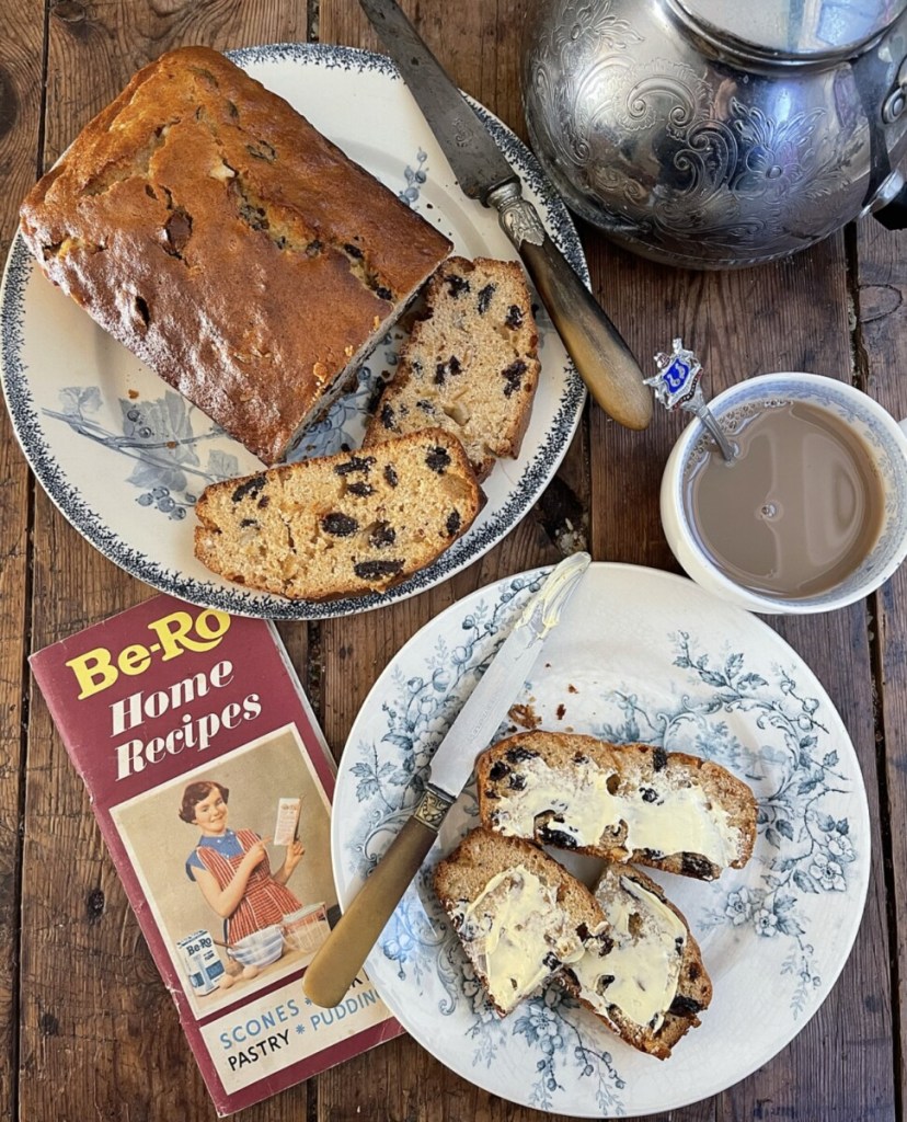 Quick and Easy Spice Cake (Tea Loaf)