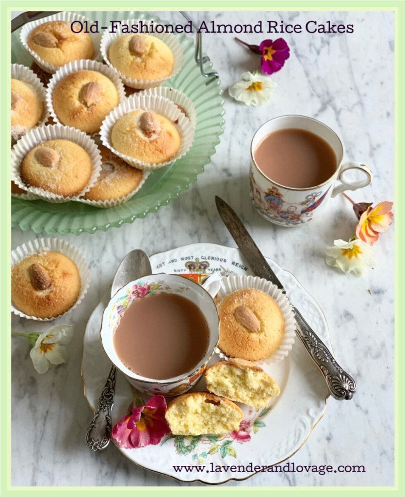 Old-Fashioned Almond Rice Cakes