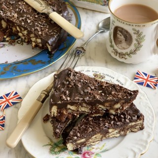 The Queen's Chocolate Biscuit Cake