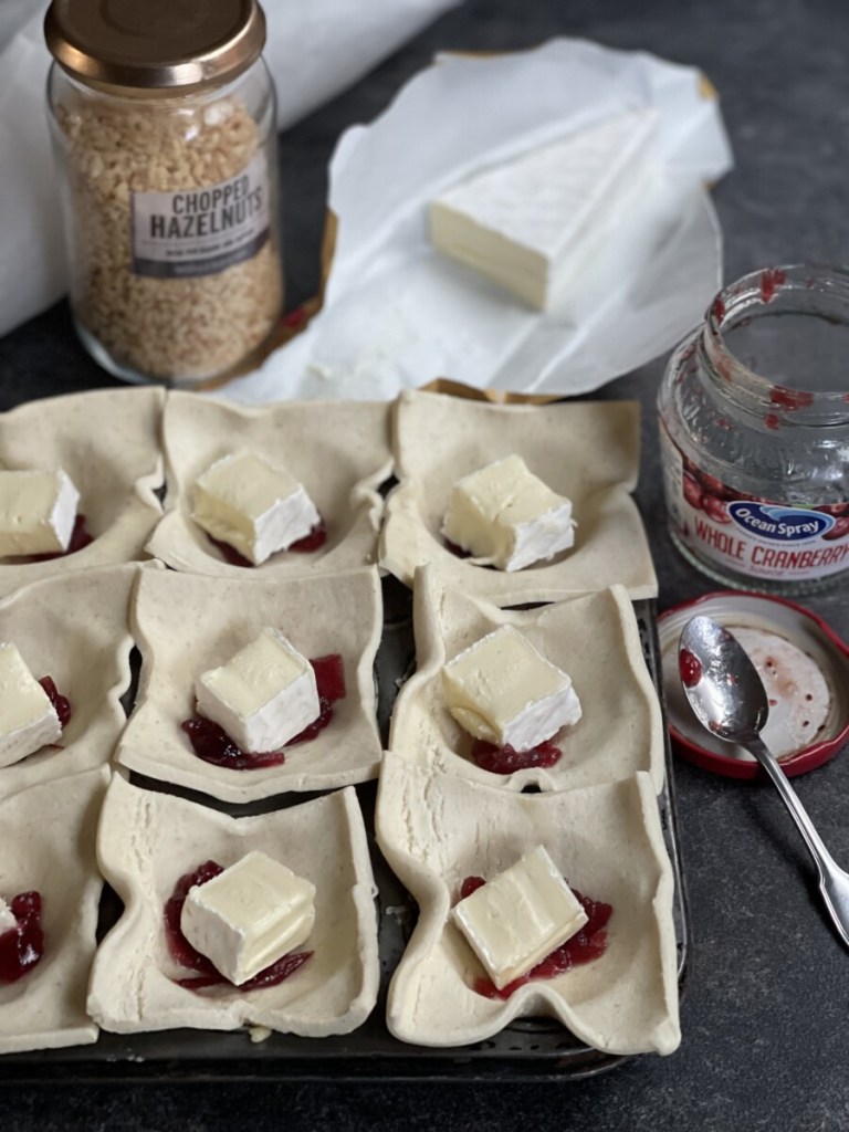 Mini Brie & Cranberry Puff Pastry Parcels