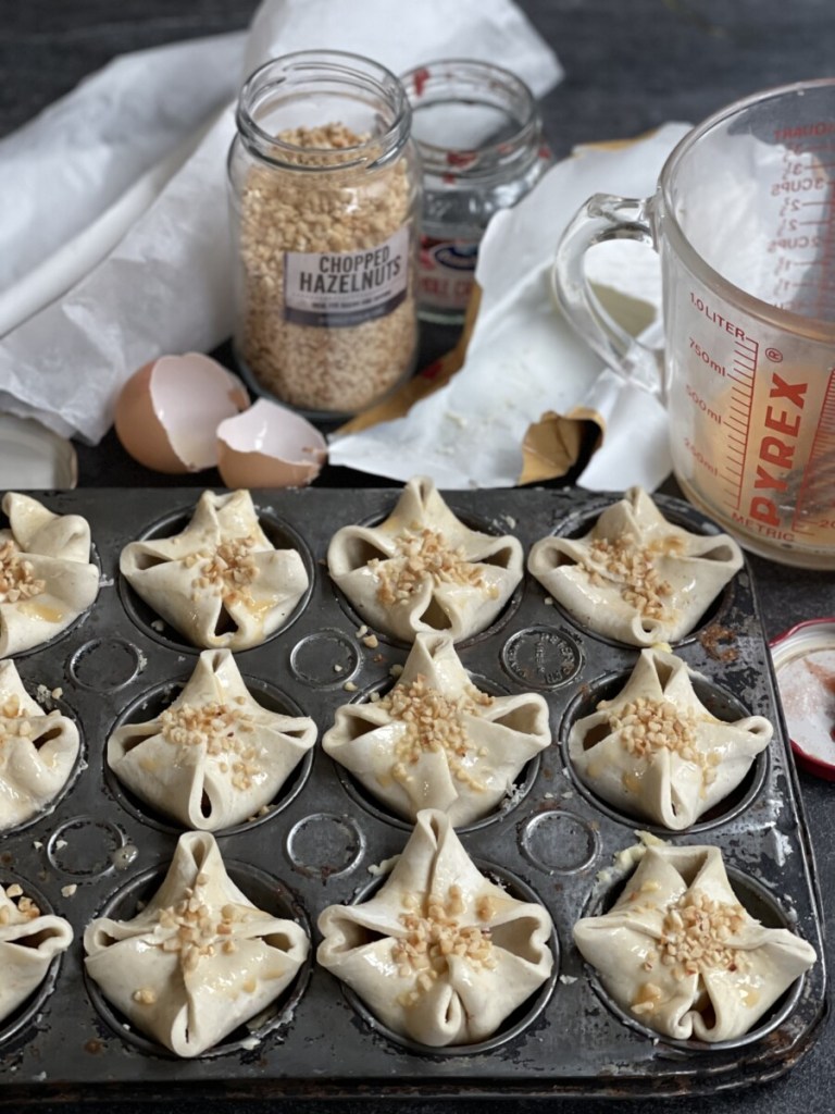 Mini Brie & Cranberry Puff Pastry Parcels