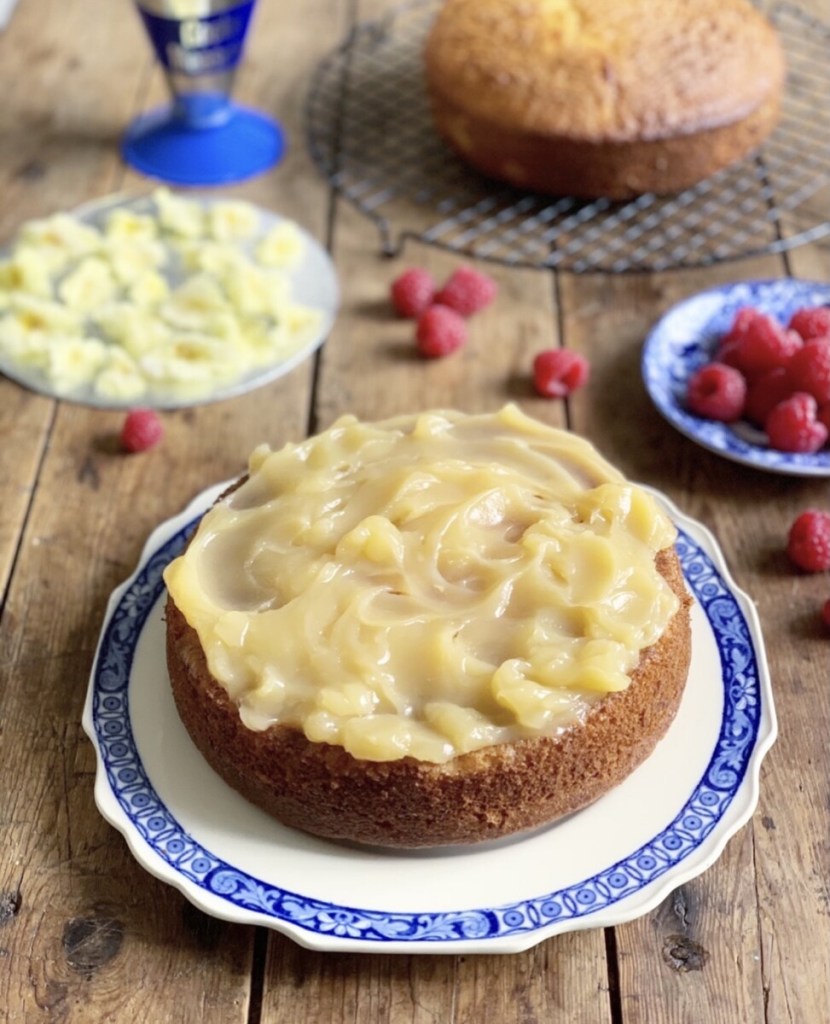 LEMON & ELDERFLOWER CAKE WITH RASPBERRIES