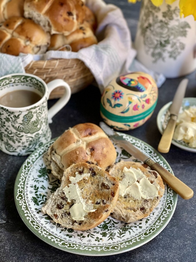 Traditional British Hot Cross Buns