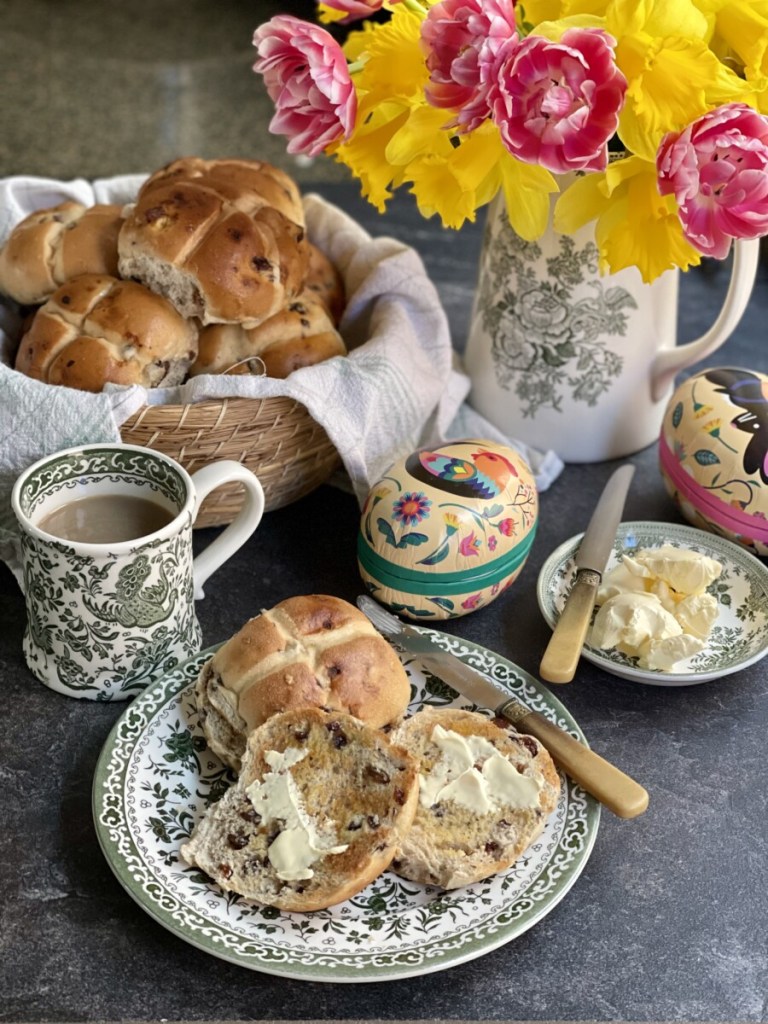 Traditional British Hot Cross Buns