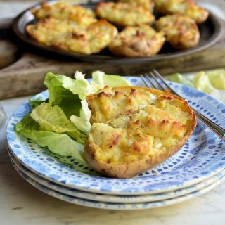 Cheesy Stuffed Supper Spuds (Baked Jacket Potatoes)