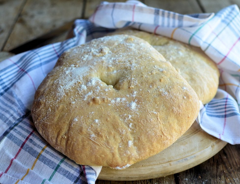 A Northumberland Cottage Kitchen Recipe: Stotty Cake (Stottie Cake)