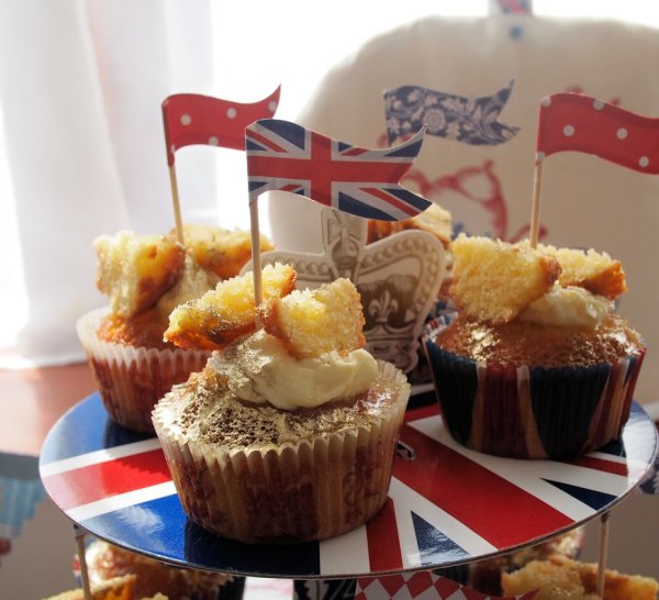 Royal Elderflower & Lemon Curd Butterfly Cakes