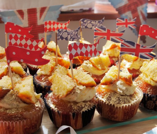 Royal Elderflower & Lemon Curd Butterfly Cakes for the Forman & Field Jubilee Bake Off