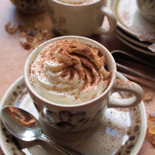 Little Coffee Cup Chocolate-Chip Cakes with Vanilla Cream Froth