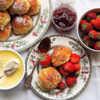 Low Calorie Vanilla Bean Scones