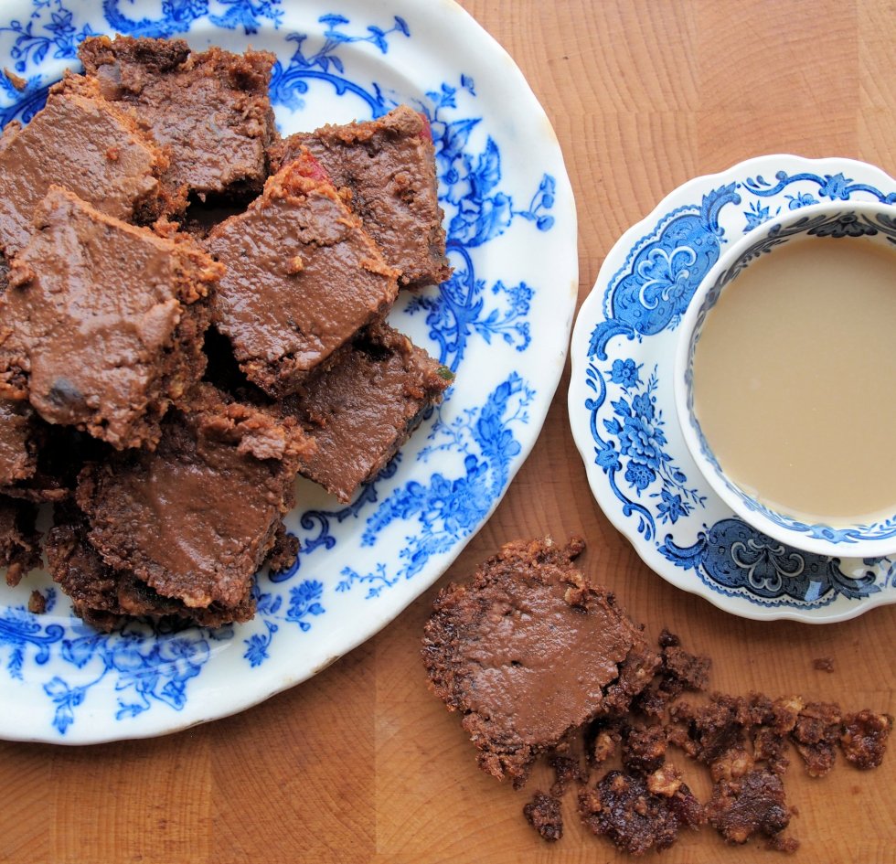 Australian Crunchies (Traybake) - School Lunch Box Treats!