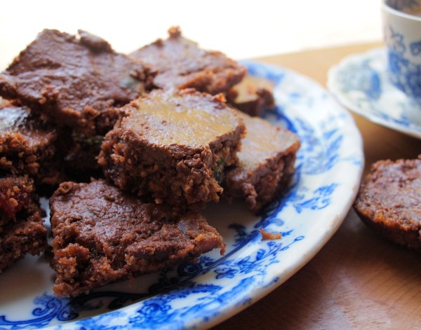 Australian Crunchies (Traybake) - School Lunch Box Treats!