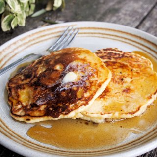 Celebrate Better Breakfast Week with New Zealand Honey and my Fluffy Porridge Pancakes Recipe!