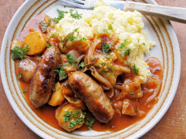 Weekly Meal Plan and a Hearty Family Supper Recipe: Sausage and Apple Casserole in Cider