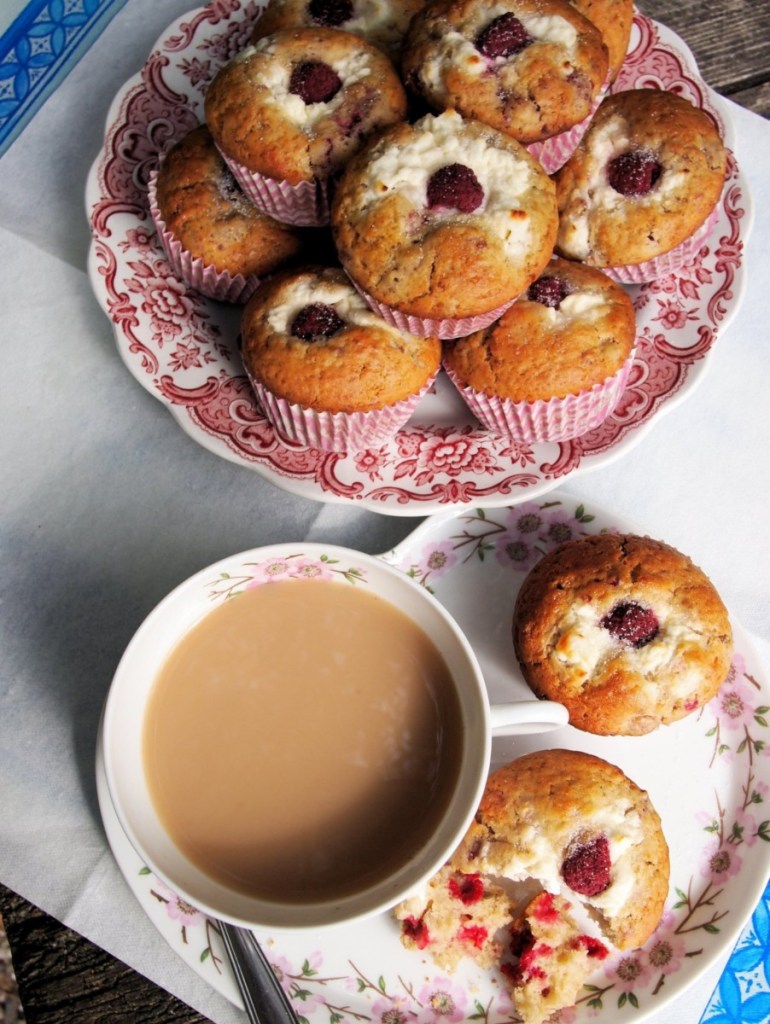 Raspberry Cheesecake Buns