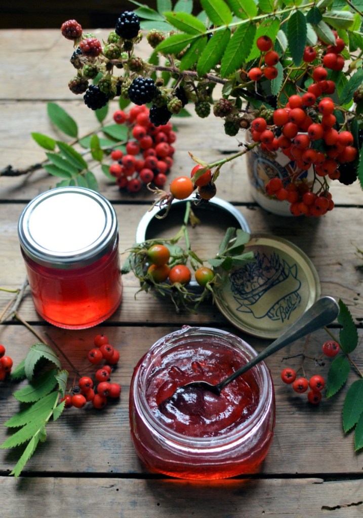 Rowan berry jelly