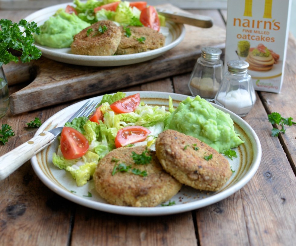 Salmon Fishcakes with Oatcake Crumb