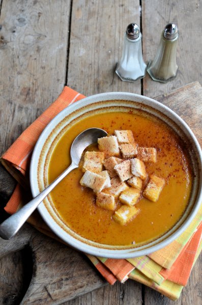 Using Christmas Dinner Leftover Carrots for a 5:2 Diet Soup: Smoky Carrot & Coriander Soup with Croutons