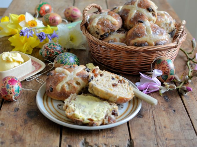 Easy No Knead Sourdough Hot Cross Buns