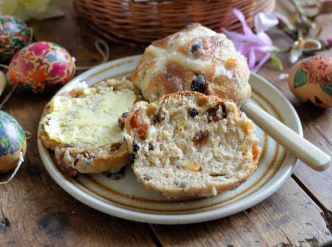 Easy No Knead Sourdough Hot Cross Buns