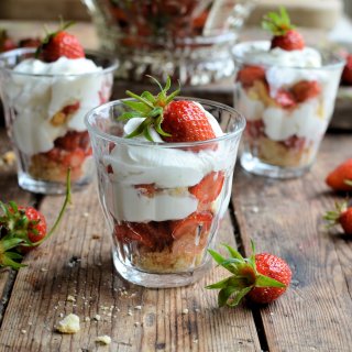 Strawberries and Cream Trifle Pots