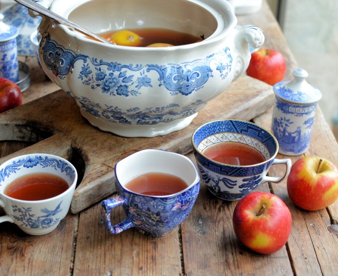 Twelfth Night, Mulling and Wassail: A Traditional English Wassail Recipe